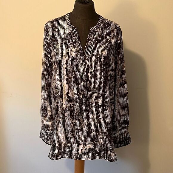 Violet + Claire Women's Black and White Half Button Front Long Sleeve Blouse - Picture 1 of 7